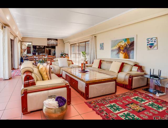 4 BEDROOM HOUSE FOR SALE IN CYRILDENE